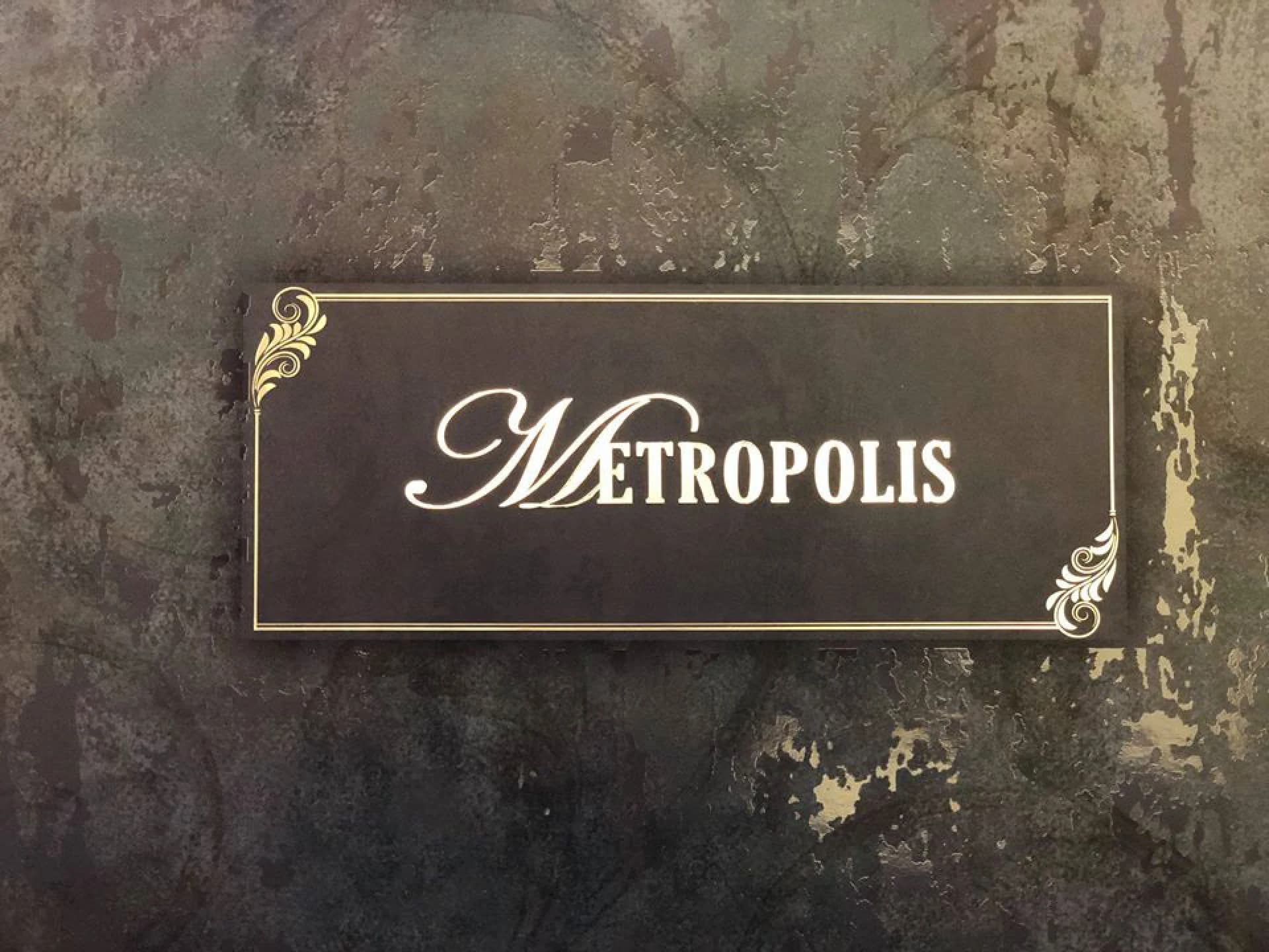 Metropolis Non Woven WallPaper With Display & Pattern Numbers — Design 01 — image 1 of 1